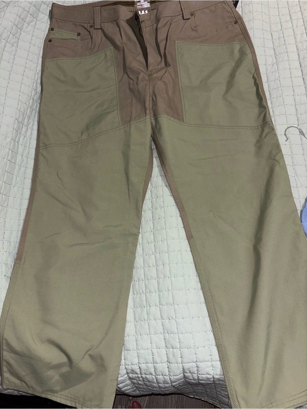 Under Armour Men's Two-Tone Cargo Pants - Olive & Brown briar pants
